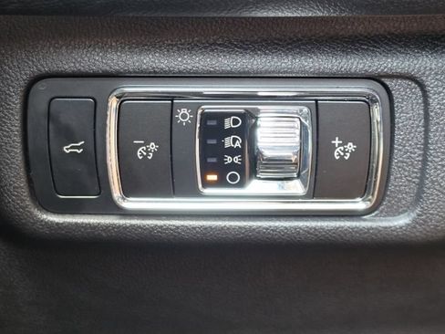 Used 2025 Lincoln Corsair AWD w/ Equipment Group 101A image 15
