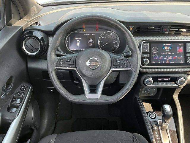 Used 2020 Nissan Kicks SV FWD image 17