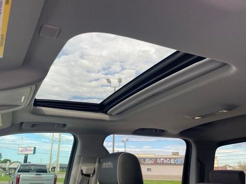 Used 2019 Chevrolet Silverado 2500 High Country w/ Duramax Plus Package AWD/4WD image 9