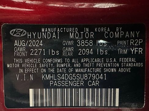 Used 2025 Hyundai Elantra SEL w/ Cargo Package image 11