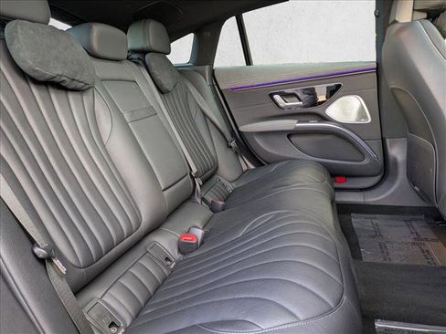 Certified 2022 Mercedes-Benz EQS 580 4MATIC Sedan image 24