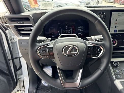 Certified 2025 Lexus GX 550 w/ Cold Area Package AWD/4WD image 14