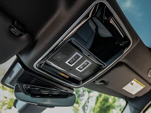 New 2026 Land Rover Range Rover Velar S AWD/4WD image 31