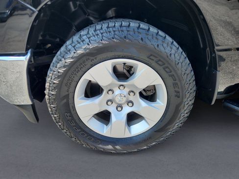 Used 2020 RAM 1500 Big Horn AWD/4WD image 9