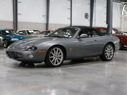 Used 2004 Jaguar XK8 Convertible image 28