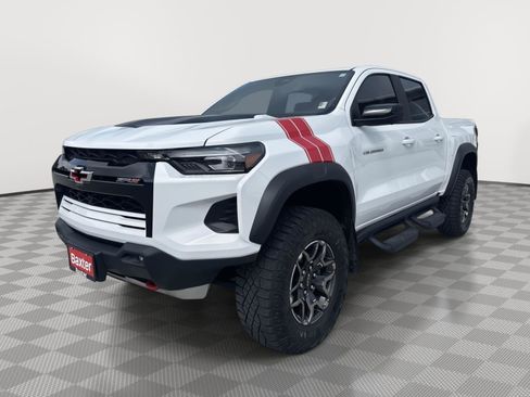 Used 2024 Chevrolet Colorado ZR2 w/ ZR2 Convenience Package III AWD/4WD image 3