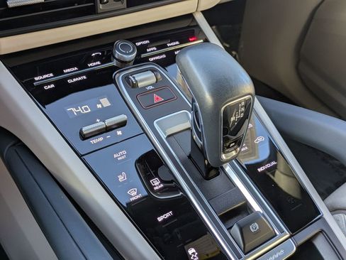 Certified 2023 Porsche Cayenne image 21