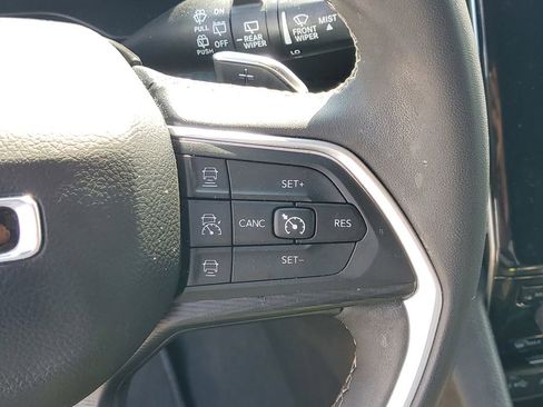 Used 2024 Jeep Grand Cherokee L Laredo AWD/4WD image 24