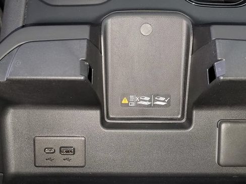 Used 2023 GMC Sierra 1500 AT4 w/ AT4 Premium Package AWD/4WD image 26