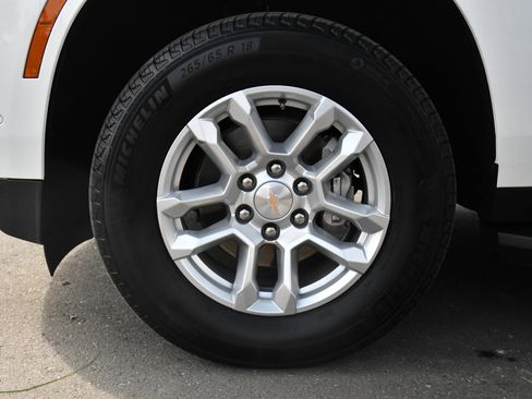 Used 2025 Chevrolet Tahoe LT AWD/4WD image 12