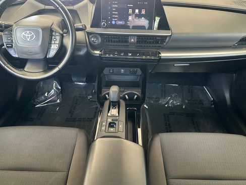 Used 2023 Toyota Prius LE FWD image 14