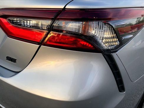 Used 2024 Toyota Camry SE image 29