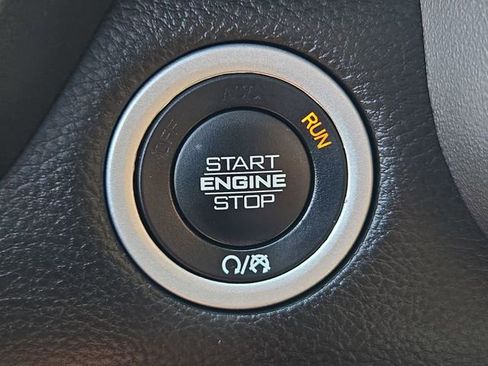 Used 2023 RAM 1500 Laramie AWD/4WD image 18
