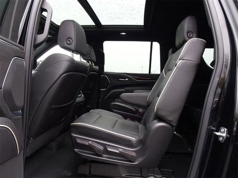 Certified 2022 Cadillac Escalade ESV Premium Luxury image 15