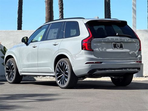 New 2026 Volvo XC90 B6 Ultra image 3