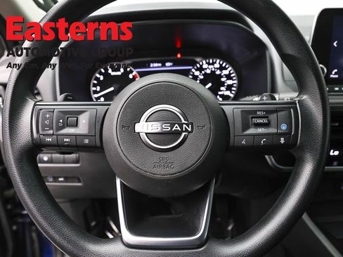 Used 2024 Nissan Rogue SV AWD/4WD image 10