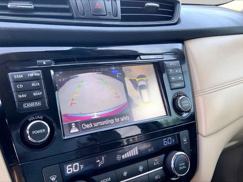 Used 2017 Nissan Rogue SL w/ SL Premium Package FWD image 28