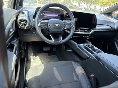 Used 2026 Chevrolet Equinox EV LT FWD image 16