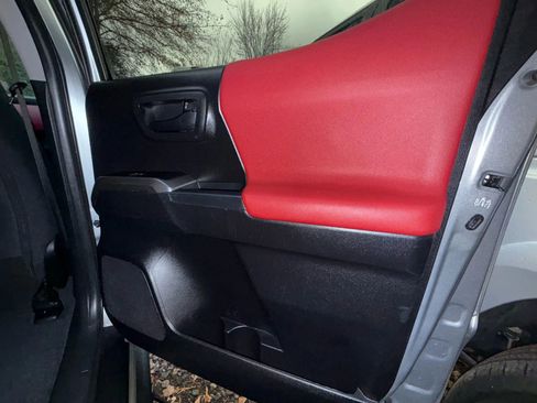 Used 2022 Toyota Tacoma SR5 image 20