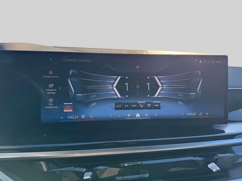 Certified 2026 BMW X7 xDrive40i w/ Executive Package image 12