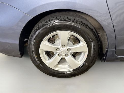 Used 2017 Toyota Sienna LE FWD image 30