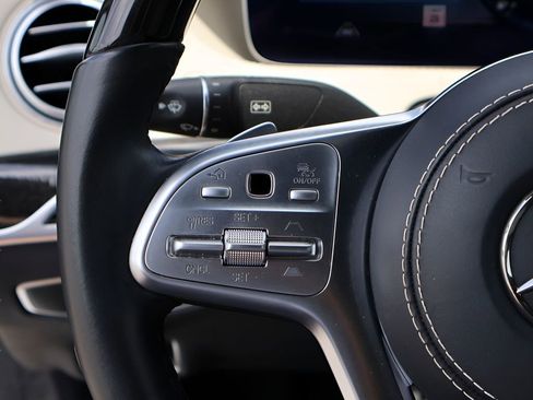 Used 2020 Mercedes-Benz S 560 4MATIC Sedan image 33
