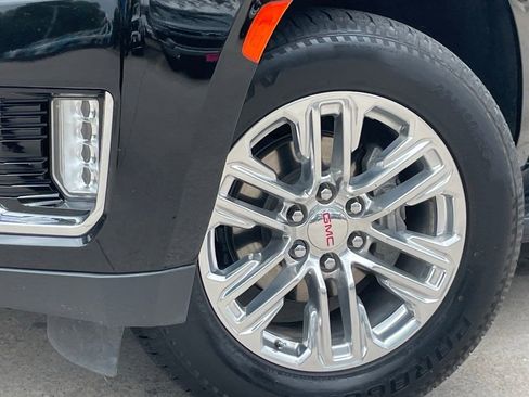 Used 2023 GMC Yukon SLT AWD/4WD image 9