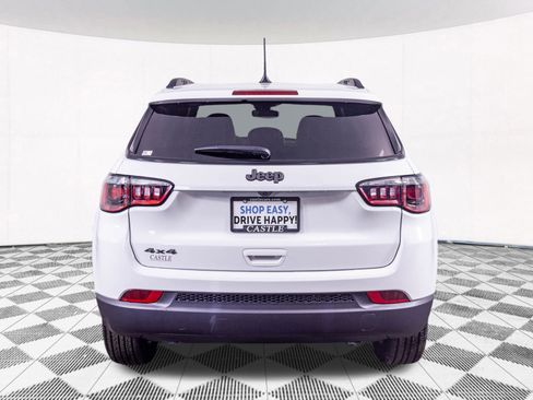 New 2026 Jeep Compass Latitude image 9