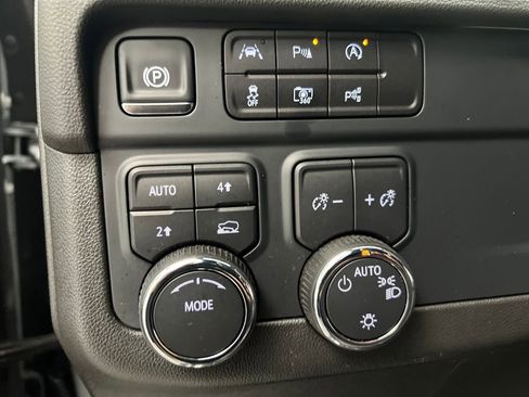 Used 2025 Chevrolet Tahoe LT image 46