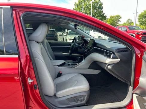 Used 2021 Toyota Camry XSE FWD image 5