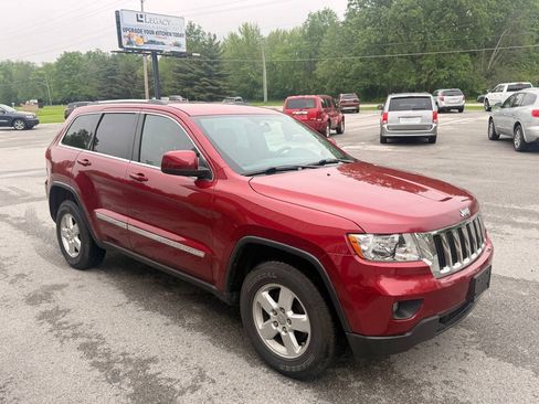 Used 2012 Jeep Grand Cherokee Laredo w/ Laredo E Group AWD/4WD image 4
