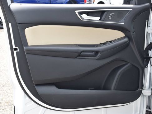 Certified 2023 Ford Edge SEL w/ Convenience Package AWD/4WD image 9