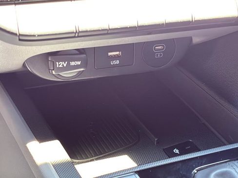 Certified 2025 Hyundai Elantra SEL image 28