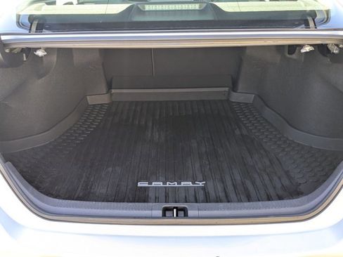 Used 2020 Toyota Camry LE w/ Convenience Package image 6