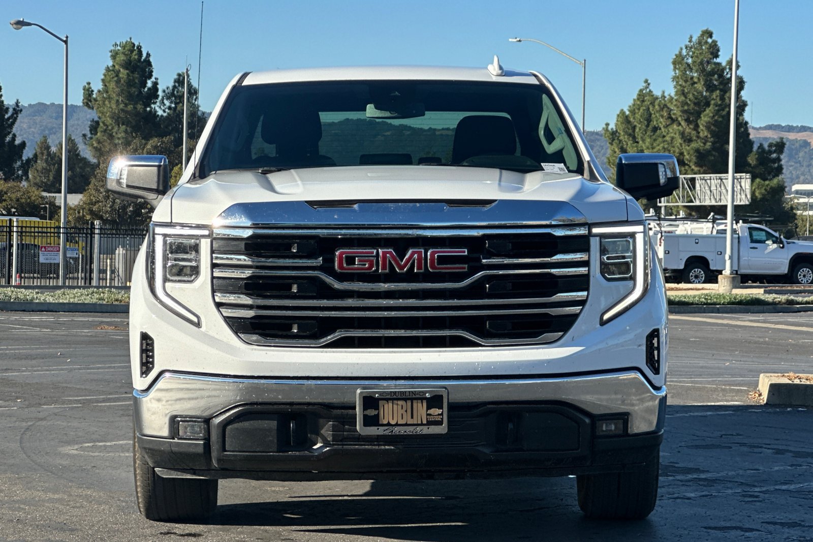 Used 2026 GMC Sierra 1500 SLT AWD/4WD image 9