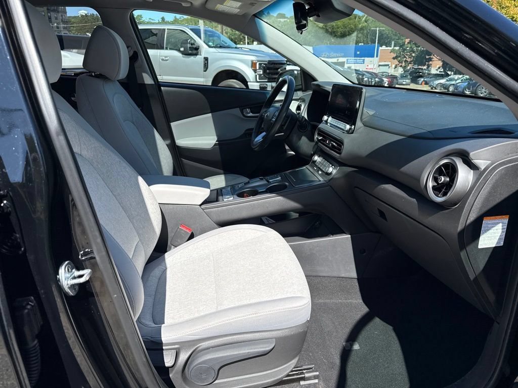 Certified 2023 Hyundai Kona SEL FWD image 17