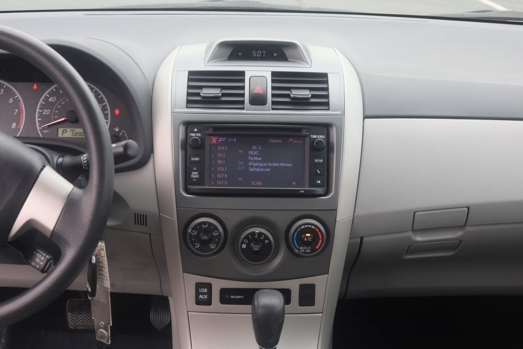 Used 2013 Toyota Corolla LE FWD image 16