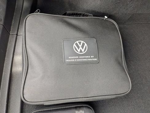 Used 2022 Volkswagen Taos SE FWD image 34