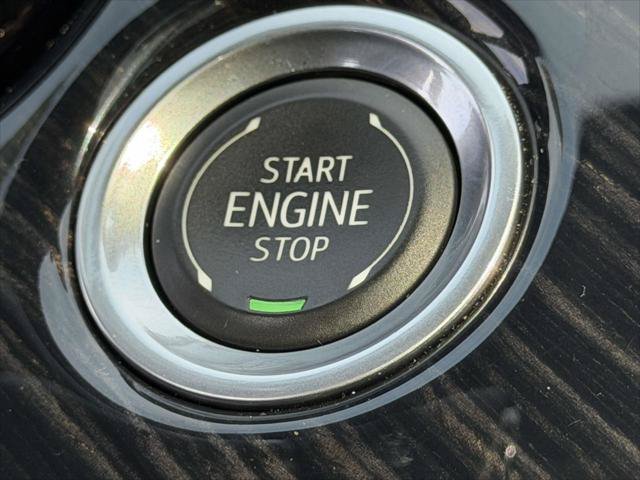 Certified 2025 Cadillac XT6 Premium Luxury w/ Technology Package AWD/4WD image 33