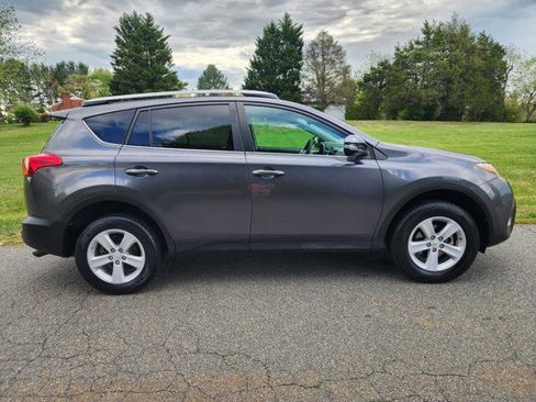 Used 2013 Toyota RAV4 XLE image 5