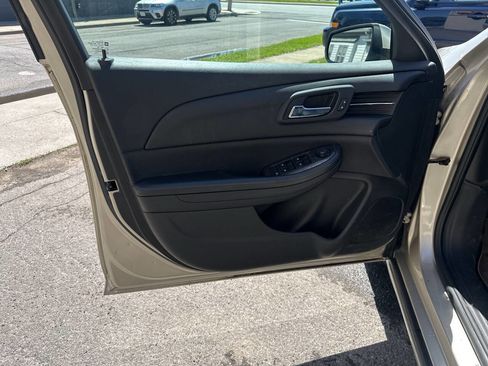 Used 2015 Chevrolet Malibu LT w/ Power Convenience Package image 10