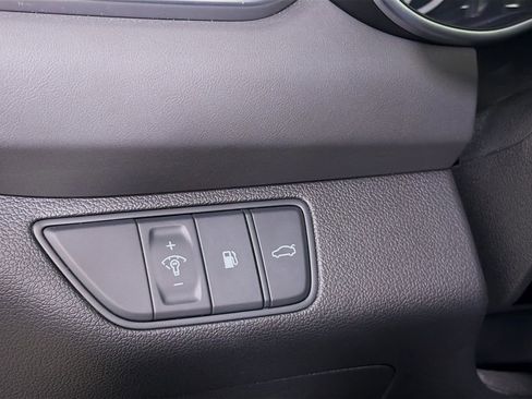 Used 2026 Genesis G70 2.5T image 12