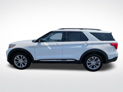 Certified 2023 Ford Explorer XLT w/ Equipment Group 202A AWD/4WD image 13