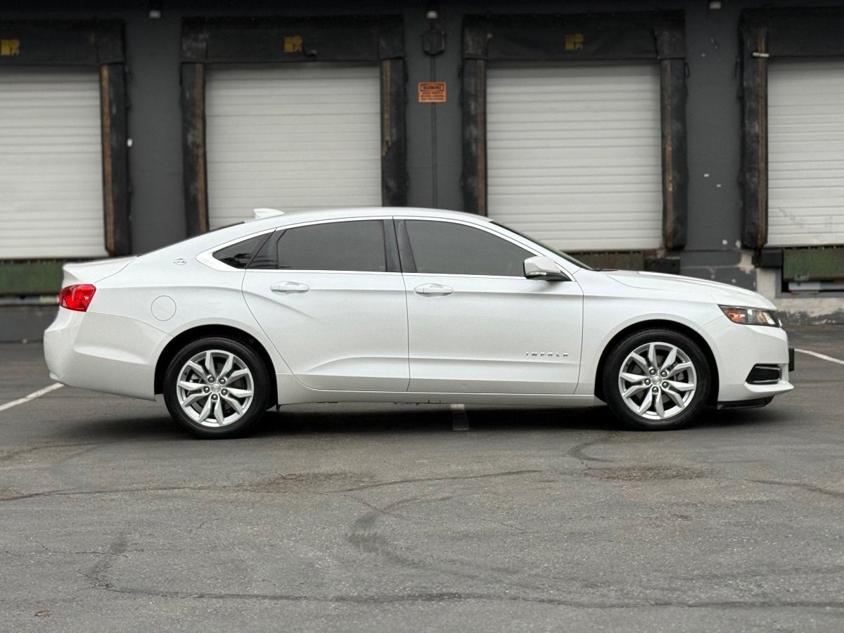 Used 2016 Chevrolet Impala LT FWD image 2