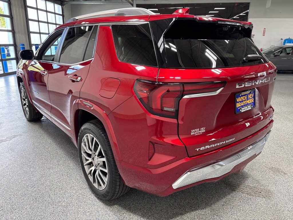 Used 2026 GMC Terrain Denali w/ LPO, Floor Liner Package AWD/4WD image 5