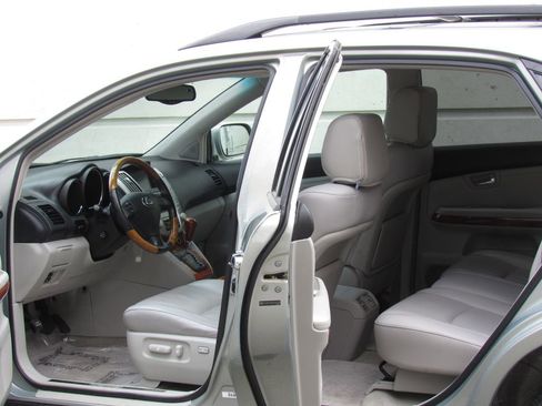 Used 2005 Lexus RX 330 AWD image 12