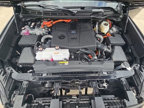 Used 2026 Toyota Sequoia Limited AWD/4WD image 33