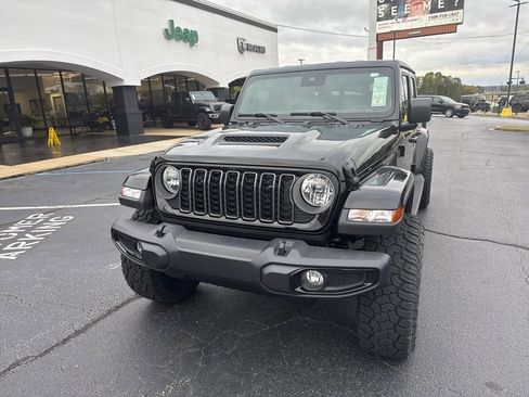 New 2025 Jeep Gladiator Sport image 4