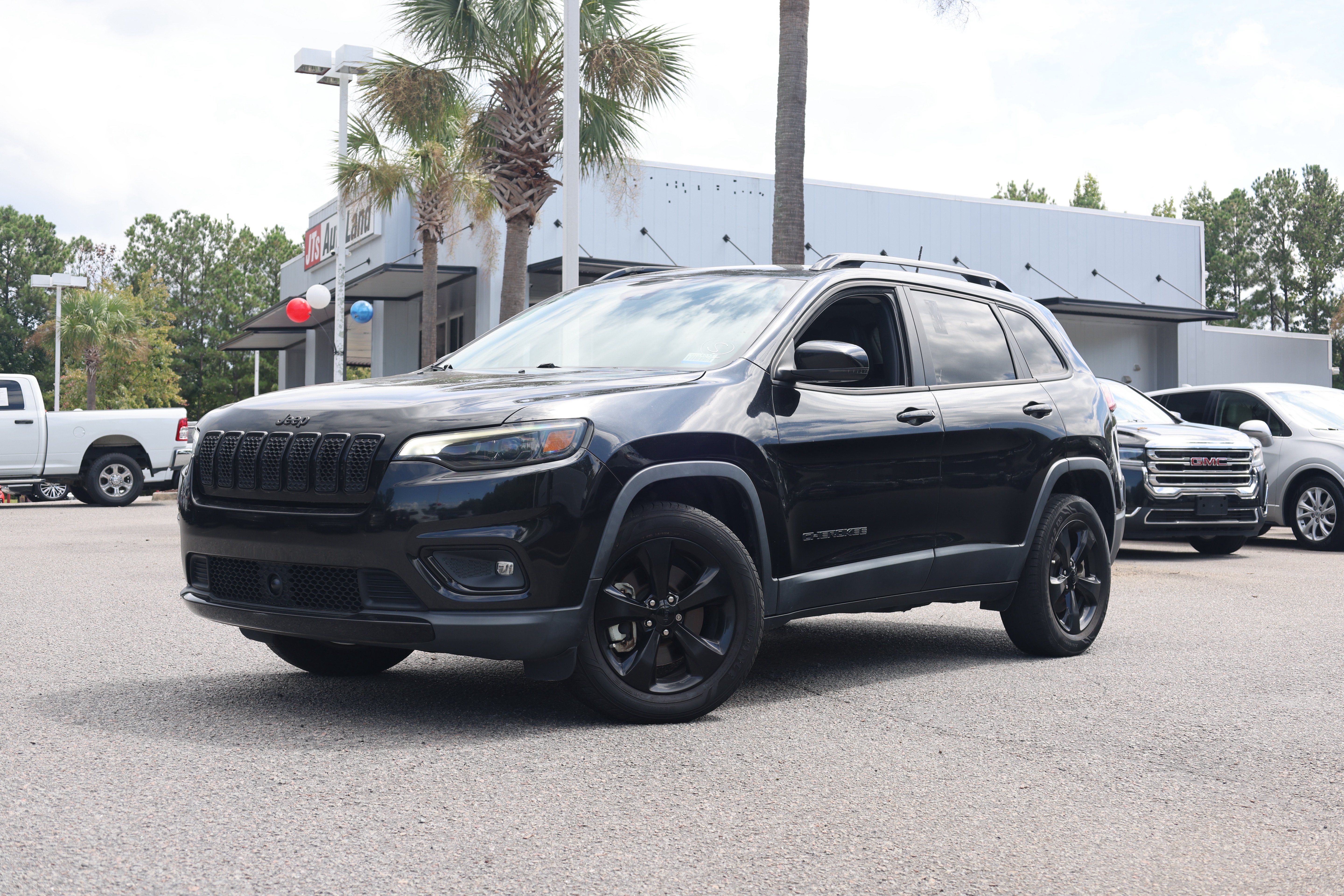 Used 2021 Jeep Cherokee Latitude Plus w/ Sun & Sound Group AWD/4WD image 1