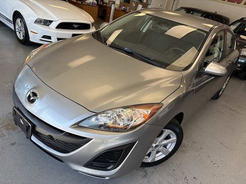 Used 2011 MAZDA MAZDA3 i Touring image 9